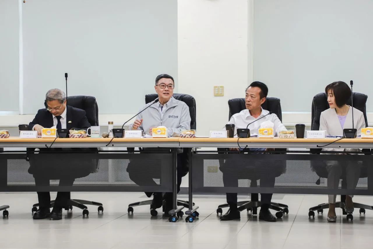 行政院院長參訪亞洲無人機AI創新應用研發中心 卓揆盼打造無人機國家隊 力拚2030年400億元產值目標
